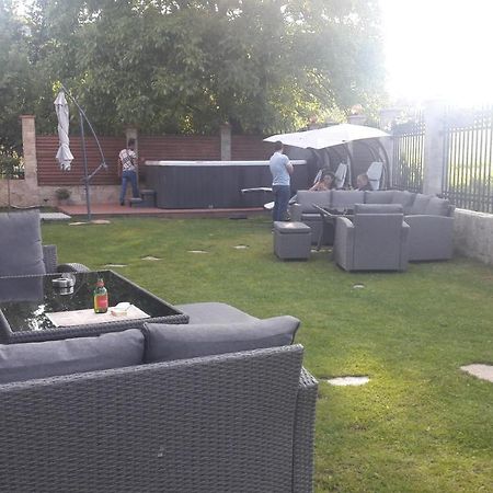 Lakata Guest House Zasele Exterior photo